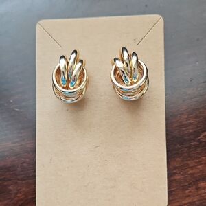 Elegant Gold-Tone Hoop Earrings